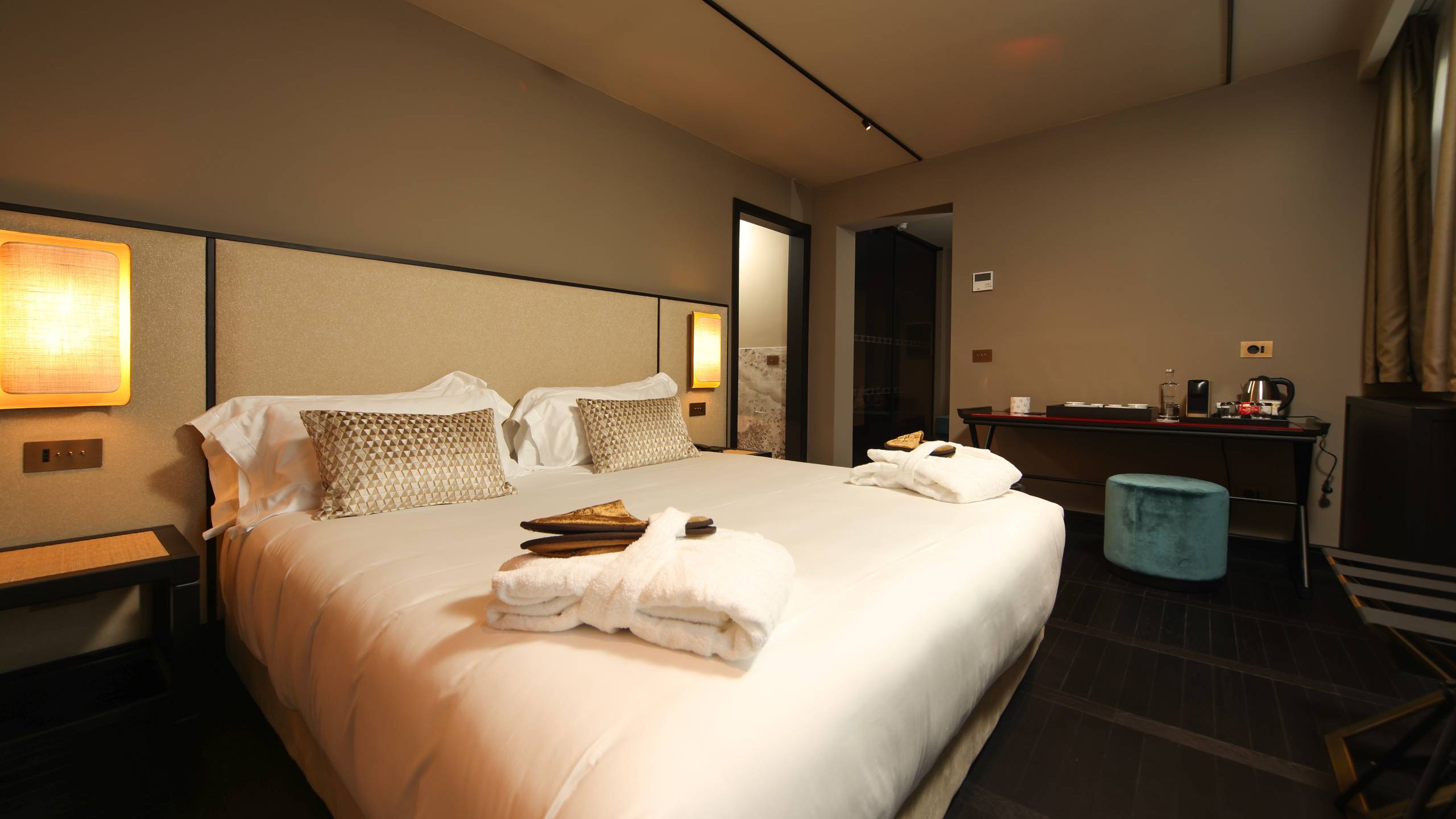 u-visionary-venezia-hotel-tridente-collection-JS-204-1